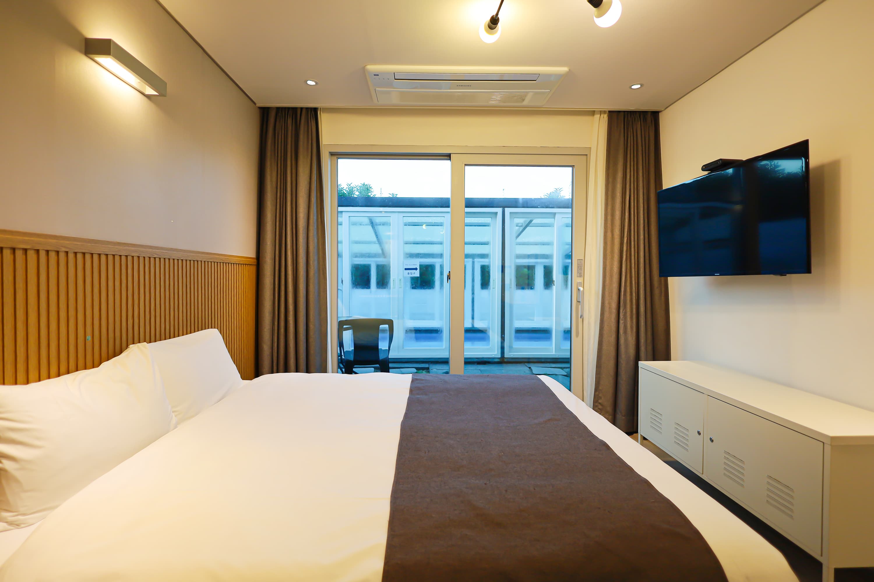 room-card-img-7