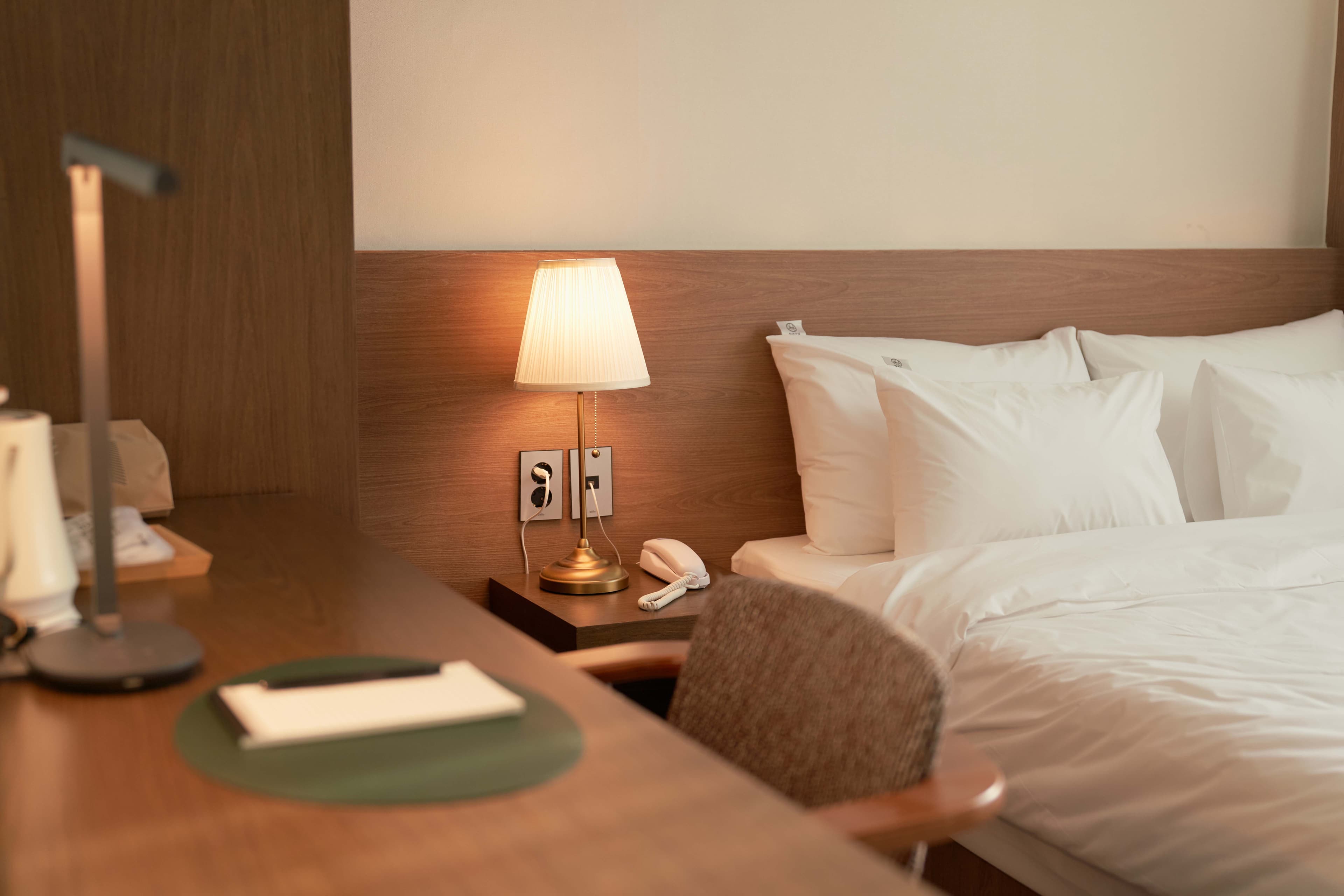 room-card-img-4