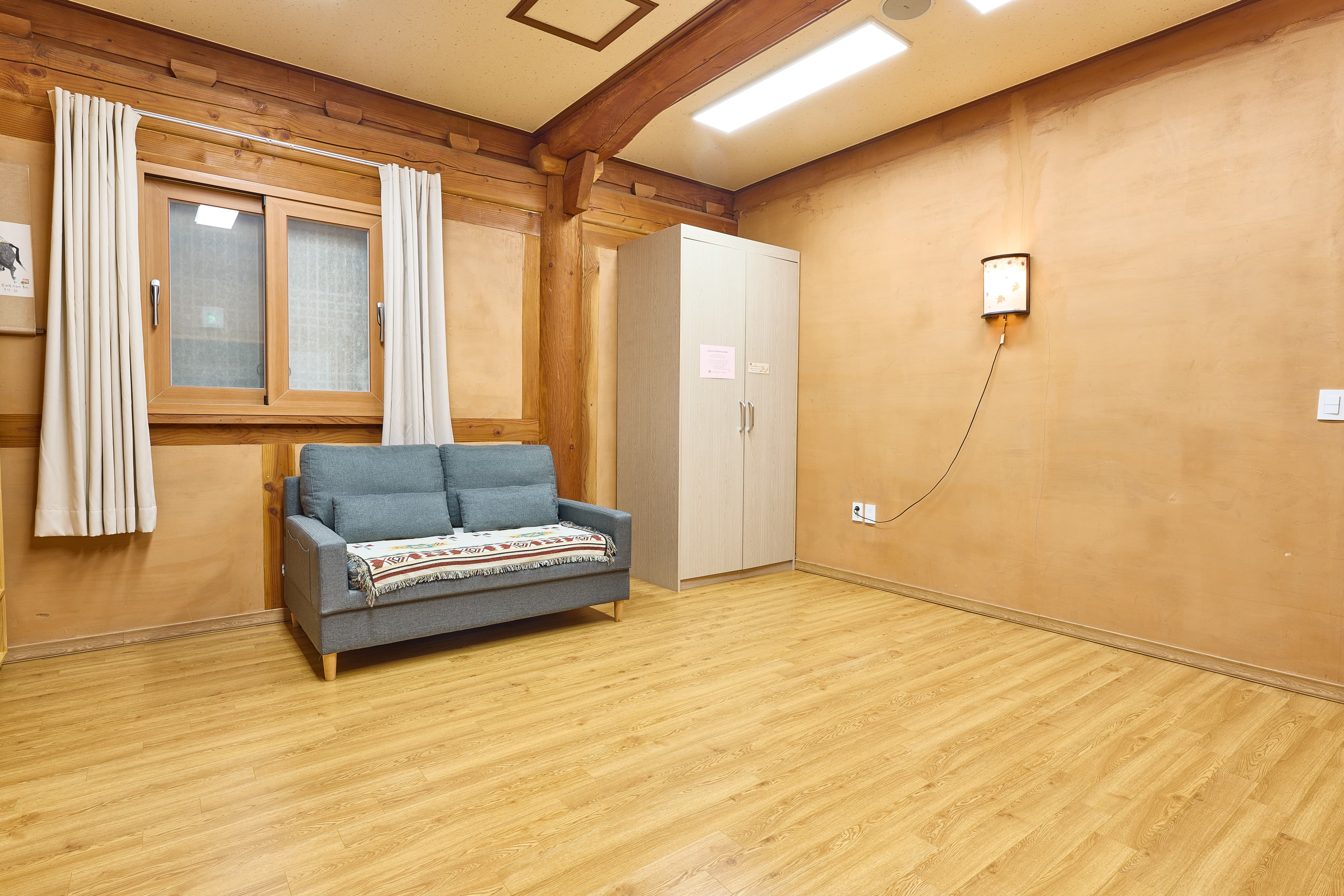 room-card-img-6